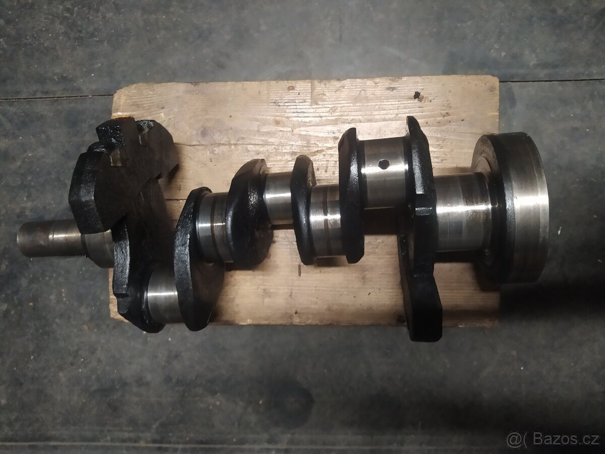 Kliková hřídel motoru Perkins