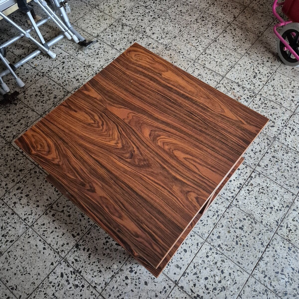 Konferenční stolek