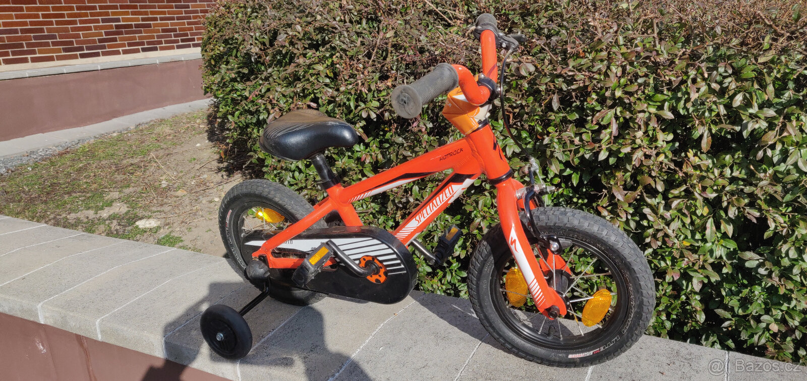 Kolo Specialized 12". 2 - 4 roky