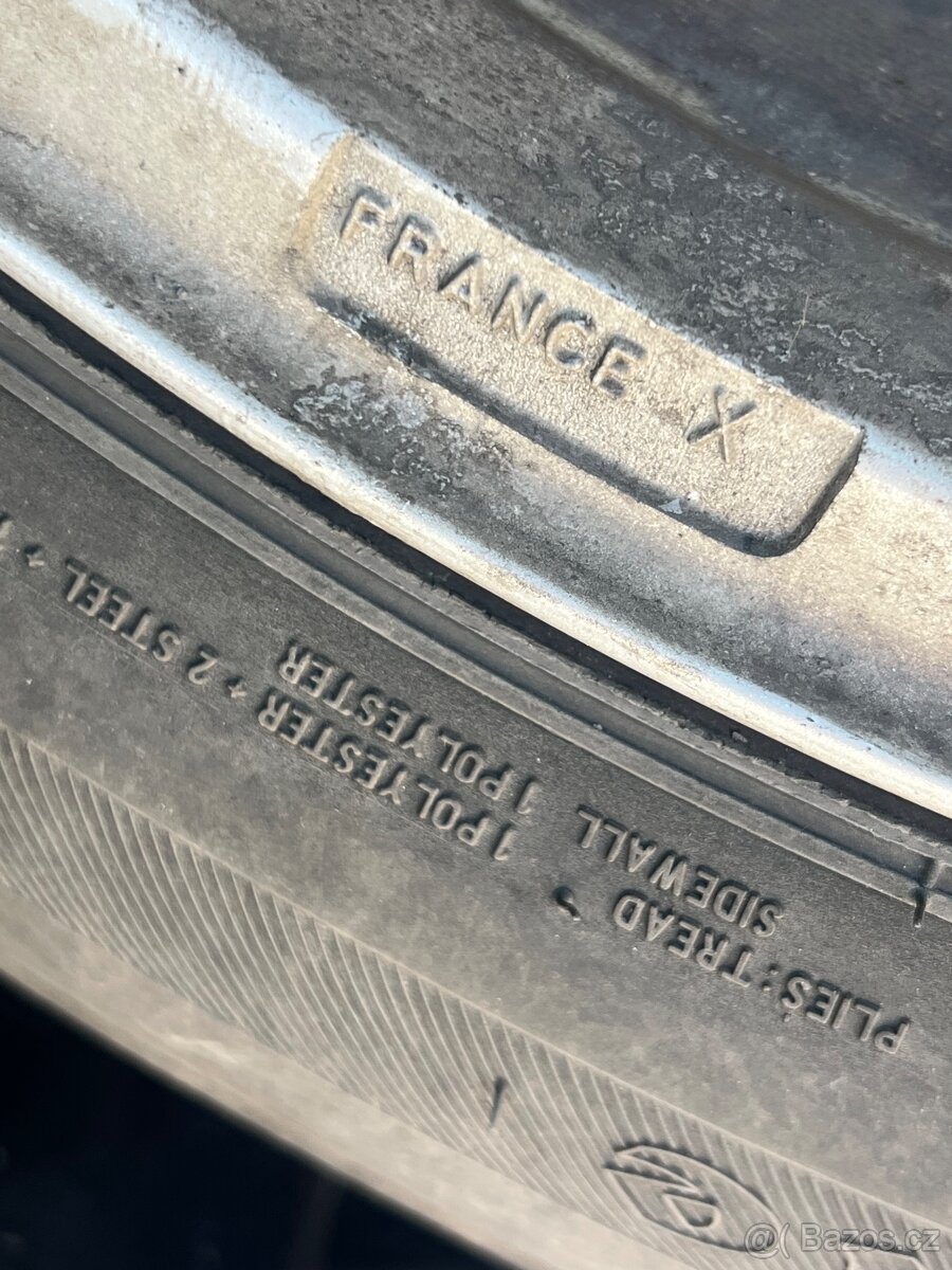 Prodám sadu 4x pneu + disky 16