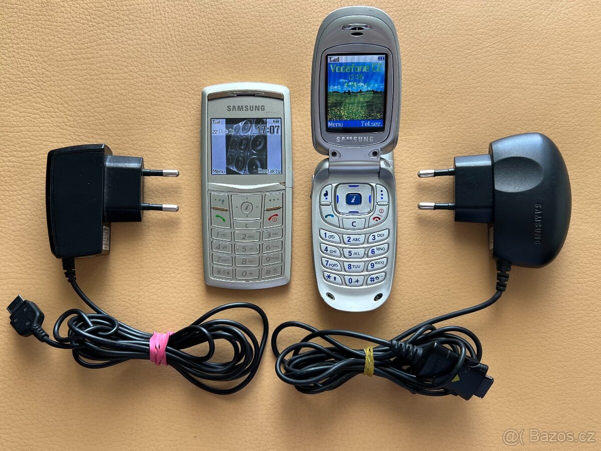 Samsung SGH-X820 a Samsung SGH-X450