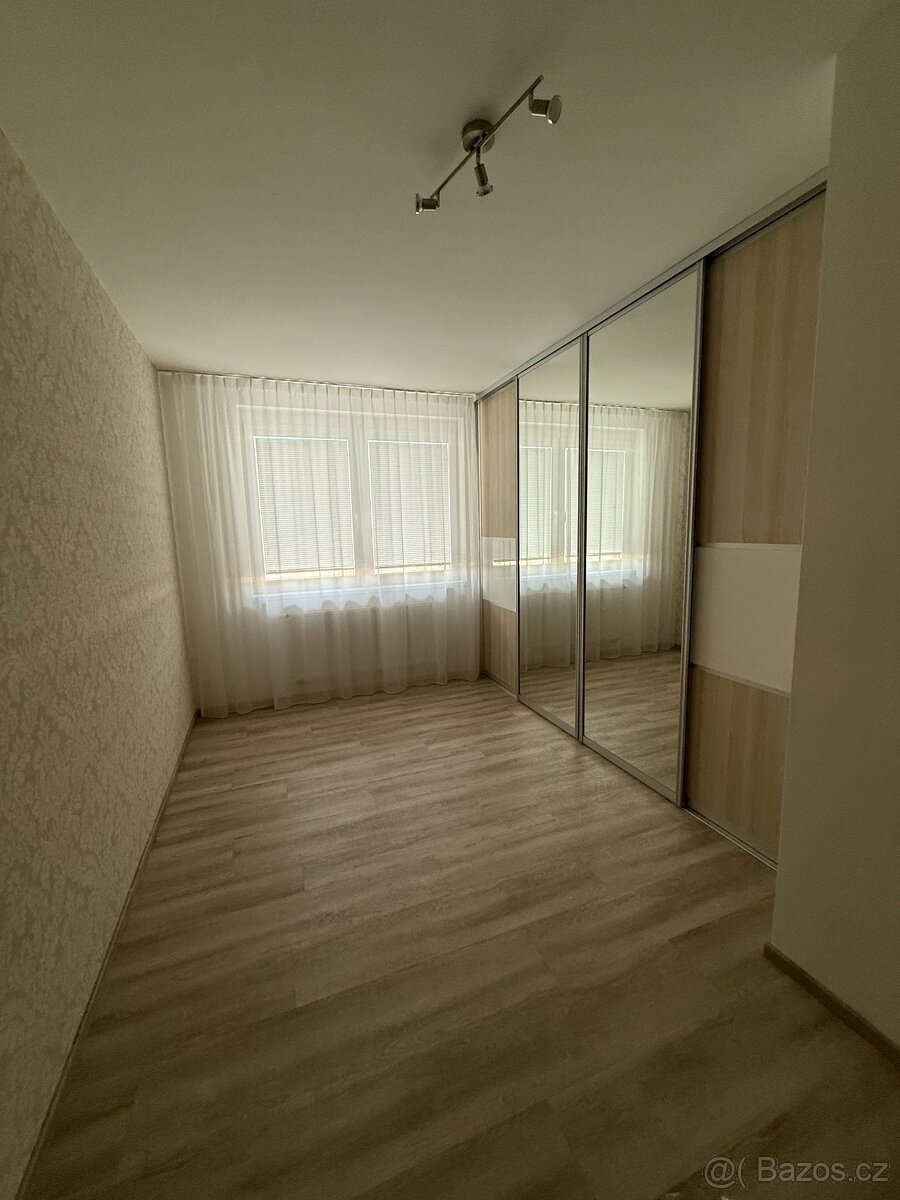 Pronájem bytu 4kk s velkou terasou - Praha, Dolní Měcholupy