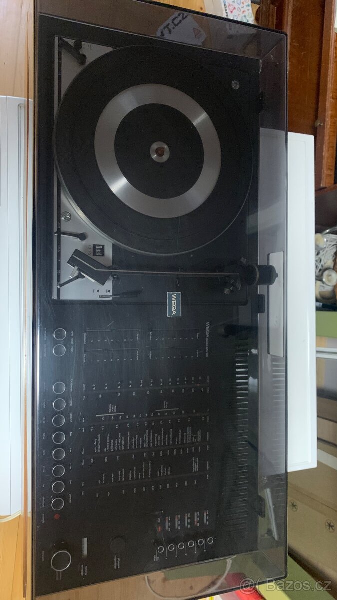 Gramofon VEGA 70. Léta