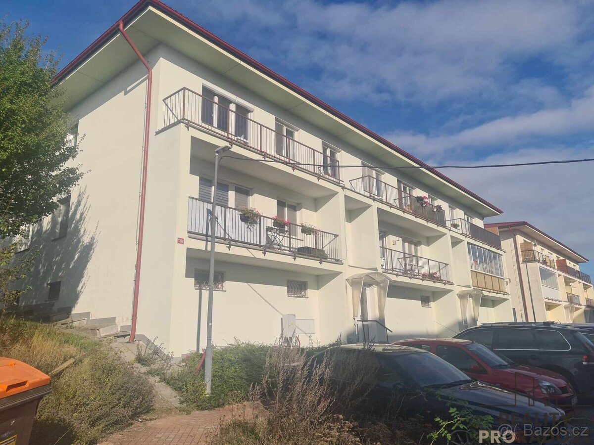 Pronájem bytu 3+1 79,7 m2 s garáží Český Brod