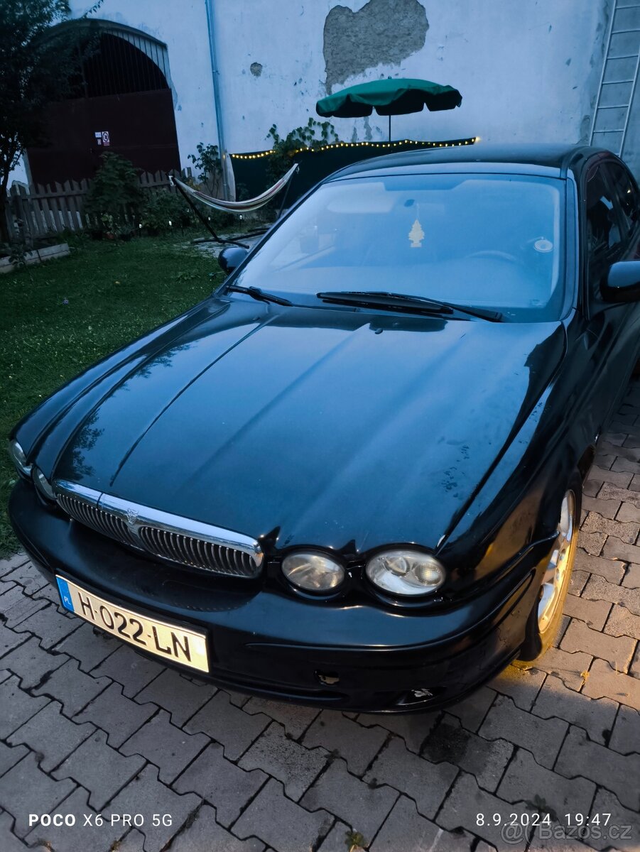 Jaguar X-type na díly