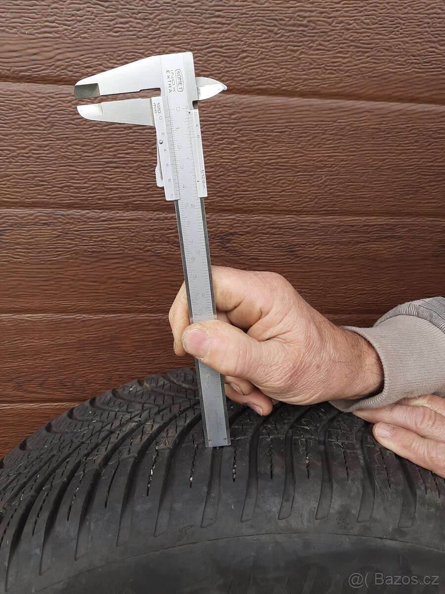 GOODYEAR VECTOR 4SEASONS 235/55 R17 103Y