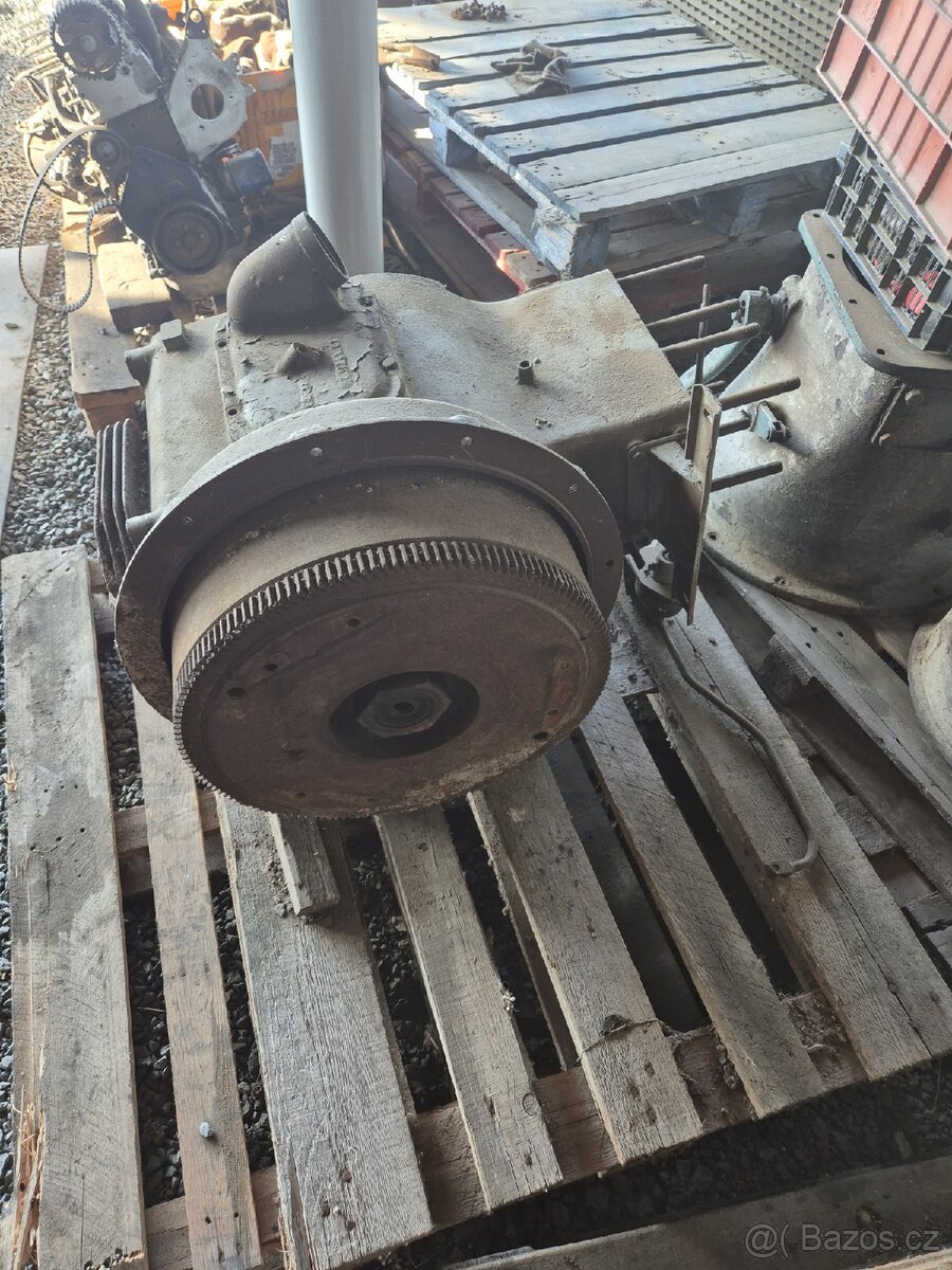 Motor zetor 25