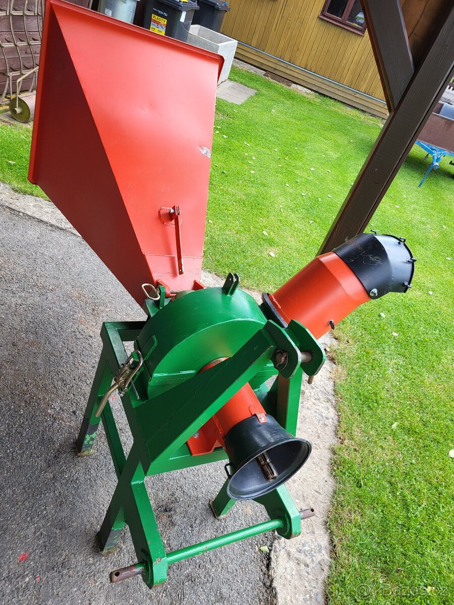 Prodám štěpkovač za traktor