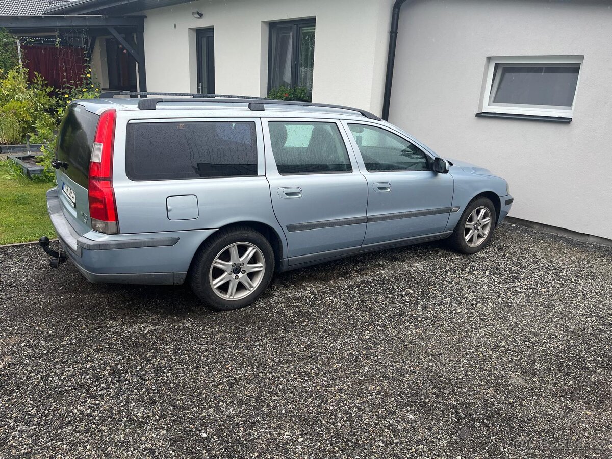 Volvo V70 2.4 103 kw