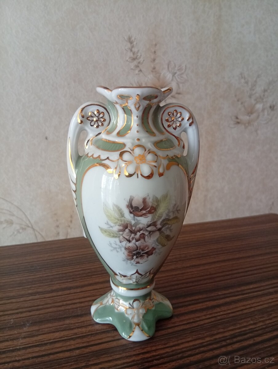 Porcelánová vázička Royal dux