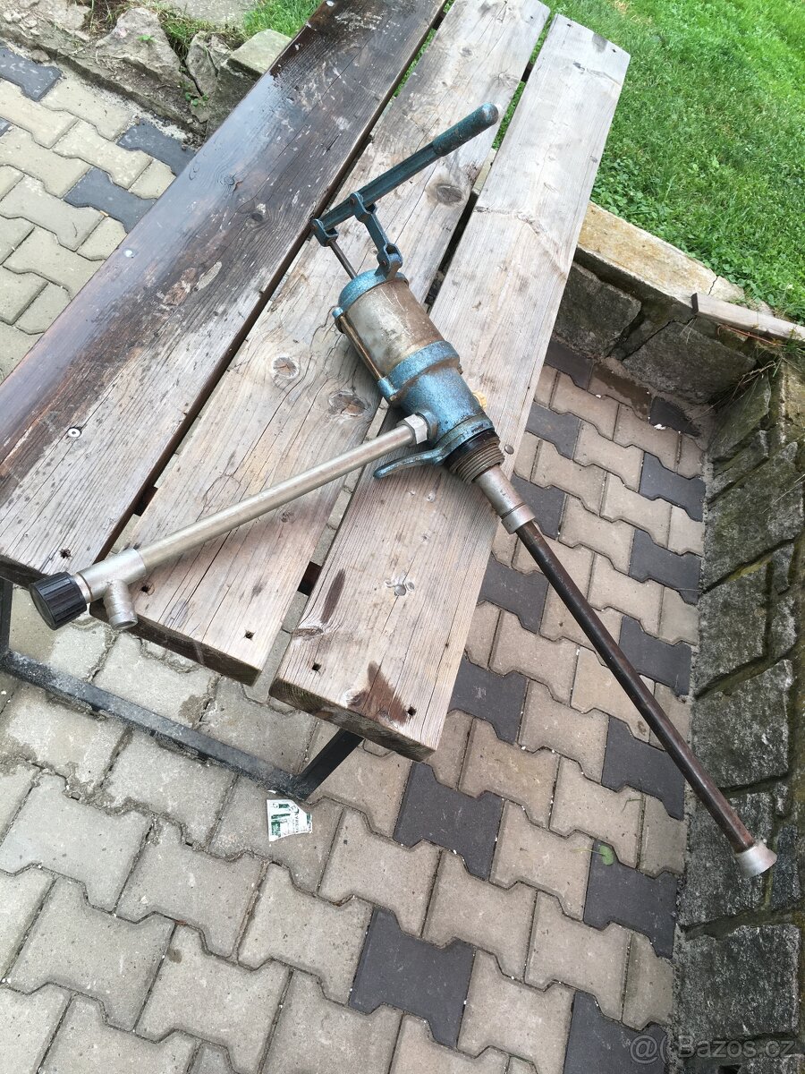 Ruční pumpa na sudy