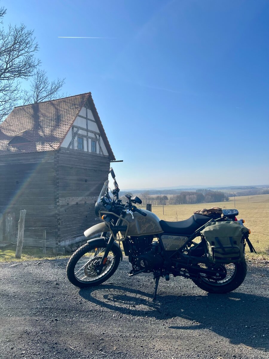 Royal Enfield Himalayan 411 - Téměř Nová -Barva - Dune Brown