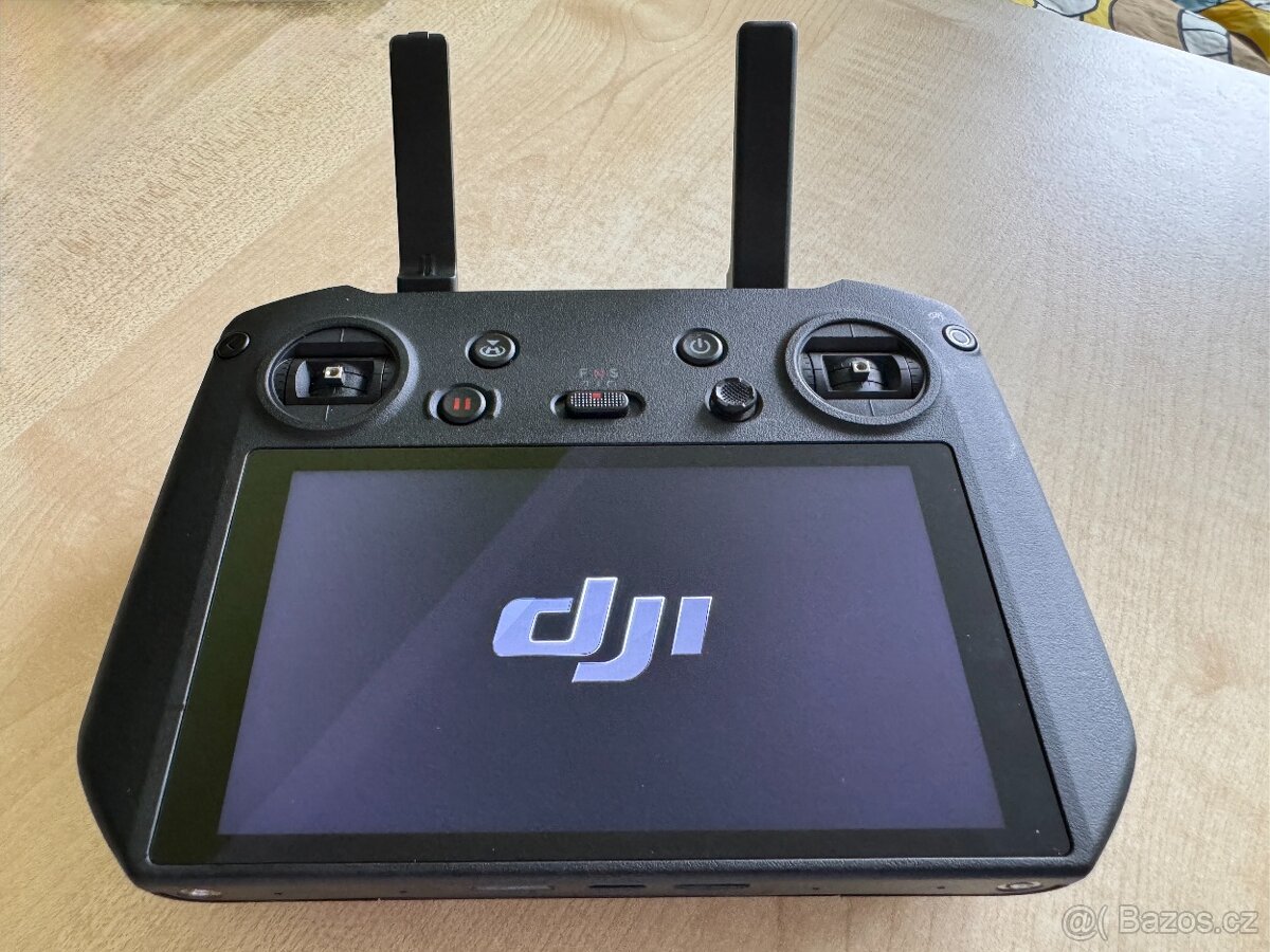 DJI RC Pro - ovladač k dronu