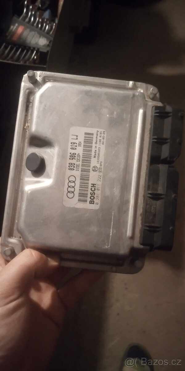 ŘJ-řídící jednotka motoru Audi A4 B6(8E2) 1.9TDI quattro AVF