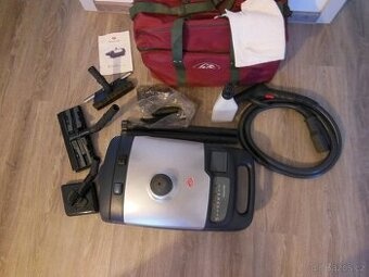 Parní vysávač ECOLUX 8000 so žehlici prknem.