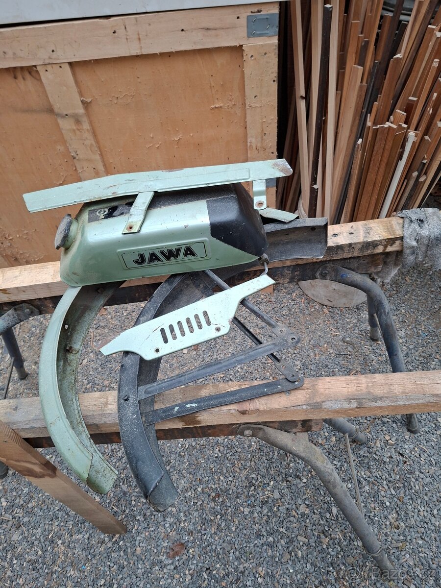 plechařina babeta 210