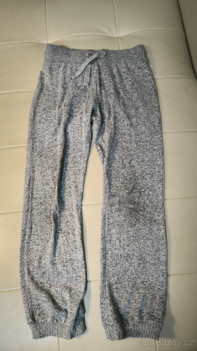 Dětské tepláky Lindex velikost 128