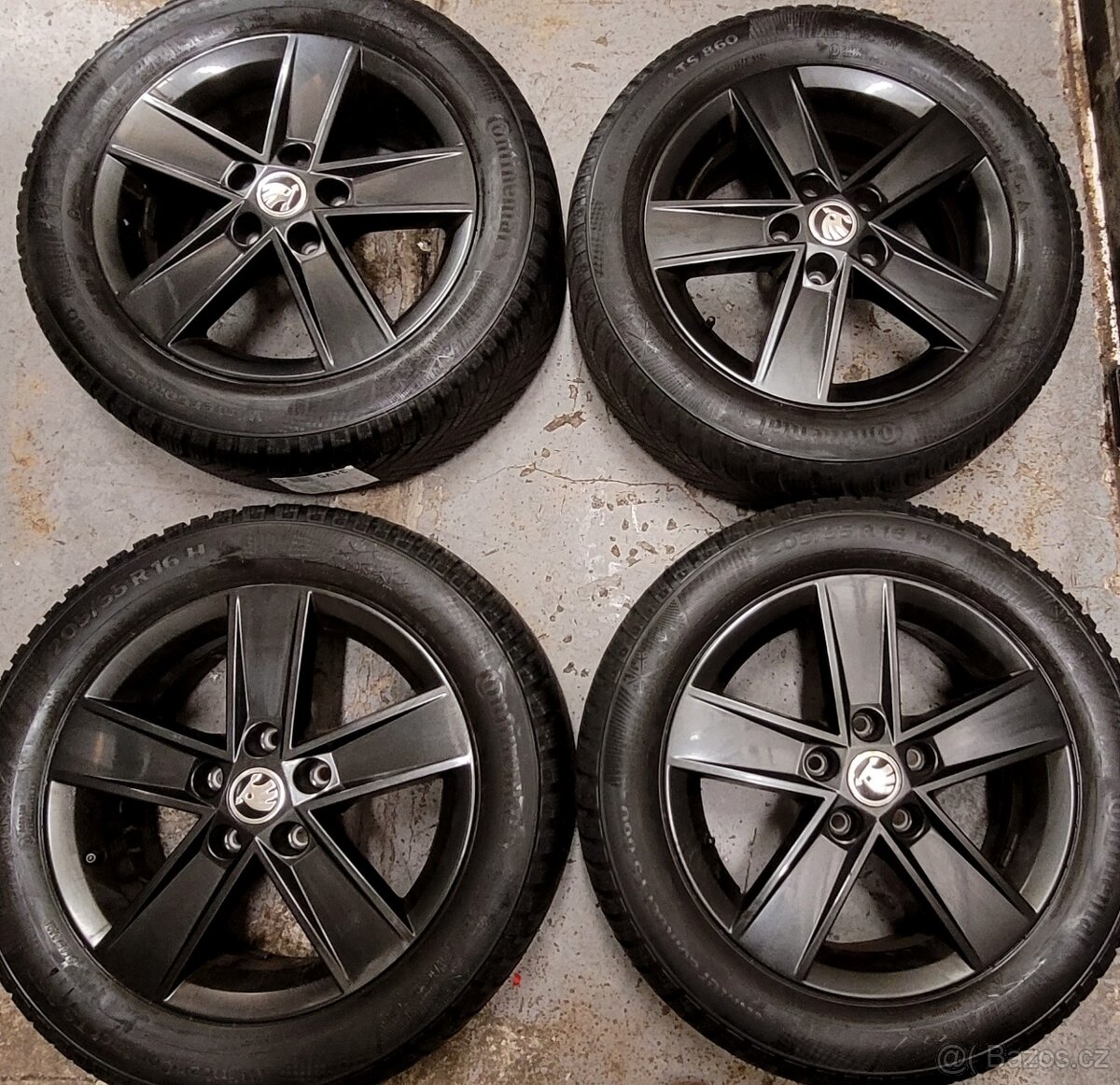 Škoda Octavia 3,alu 16',černé,zimní Continental