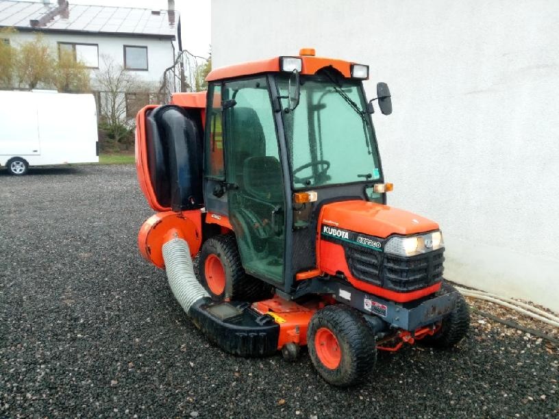 malotraktor Kubota BX2200 sekaní + koš