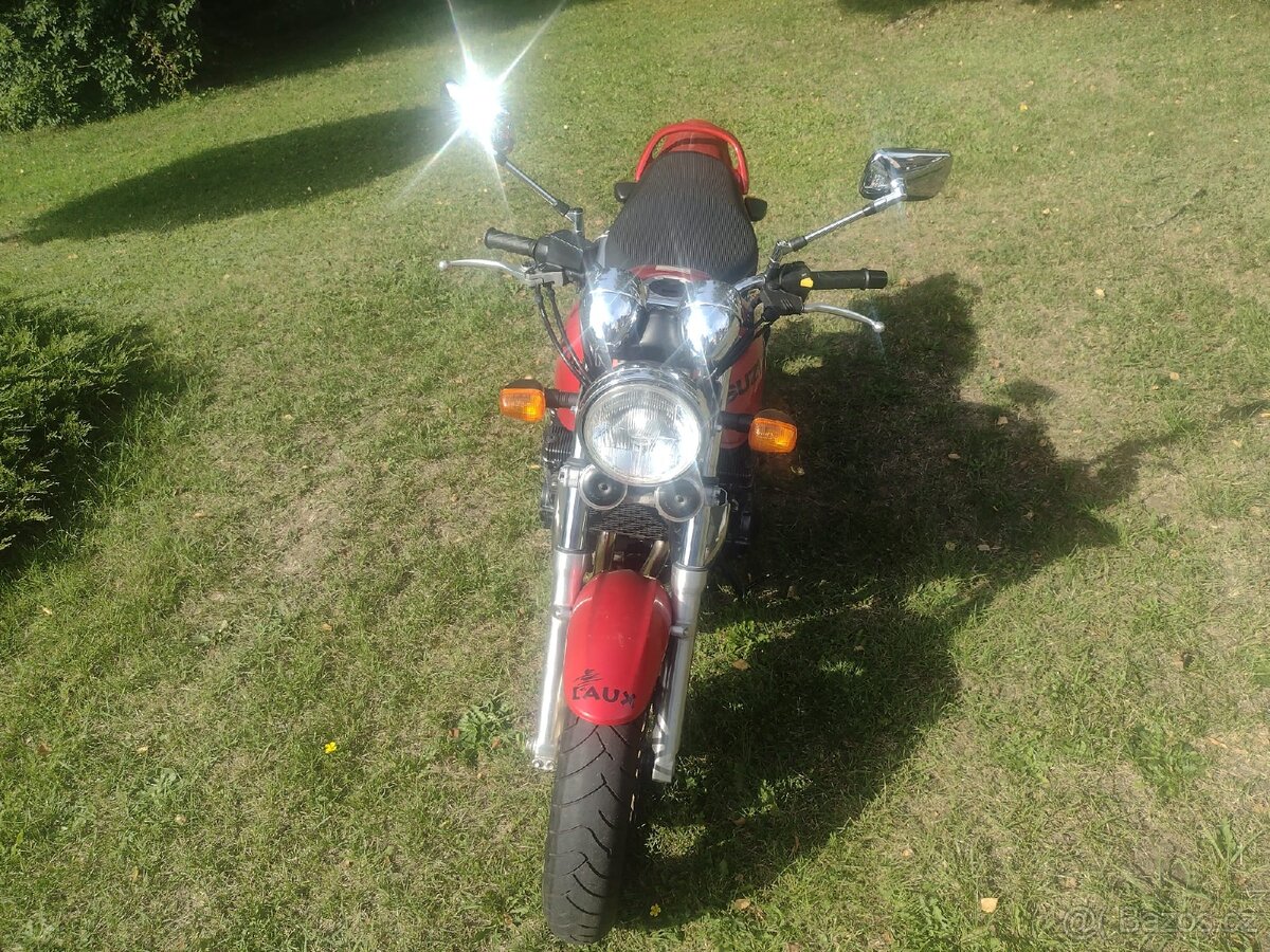 Suzuki GSX 750 Inazuma