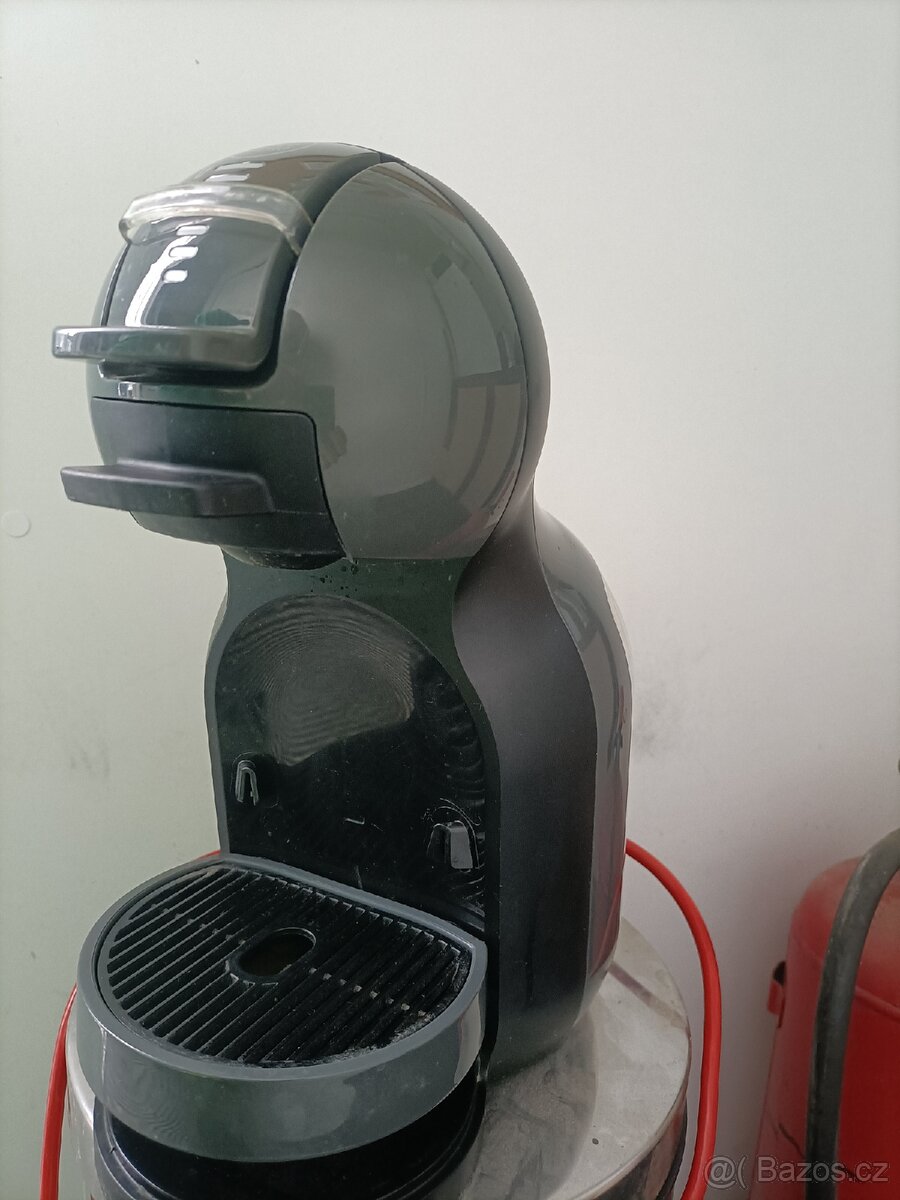 Kavovar Nescafe Dolce Gusto
