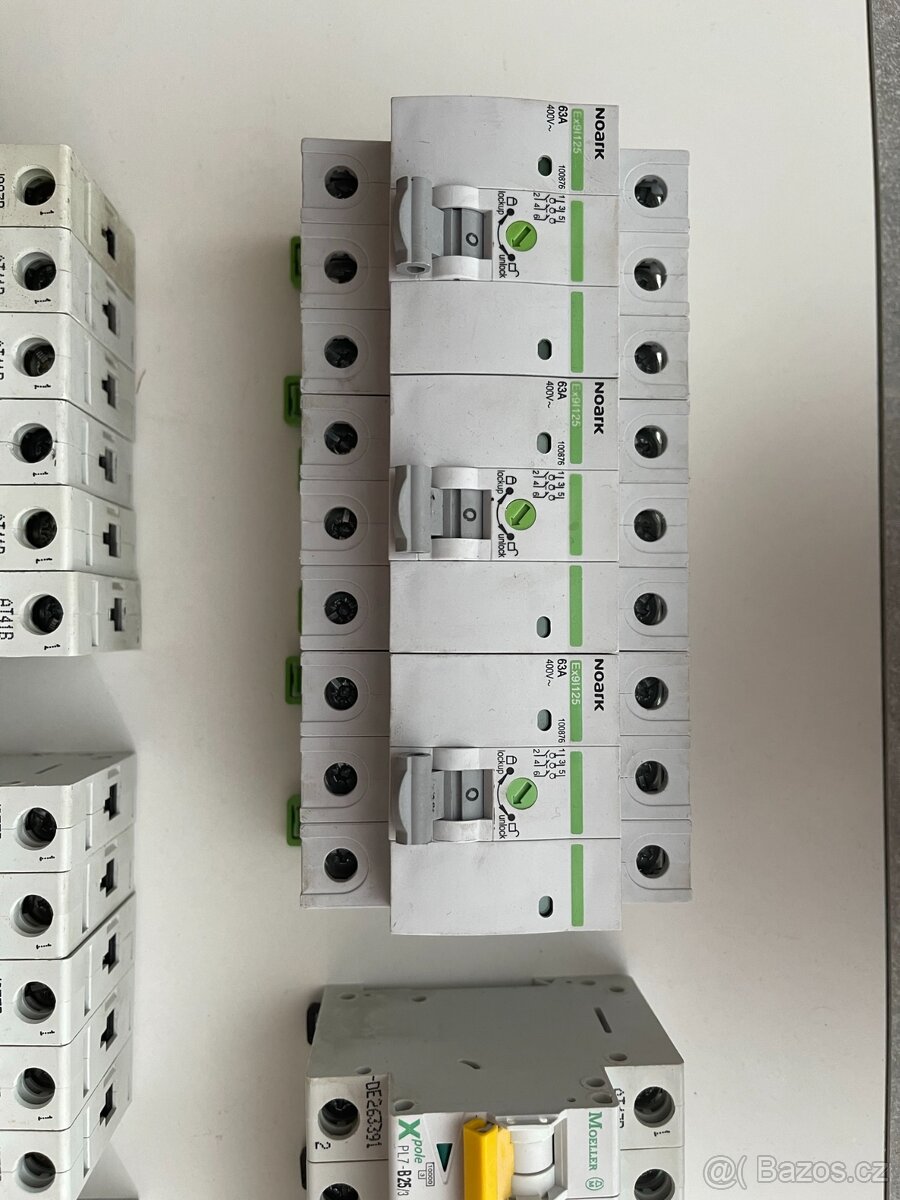 Prodám jističe, hlavní vypínače a koncové spínače