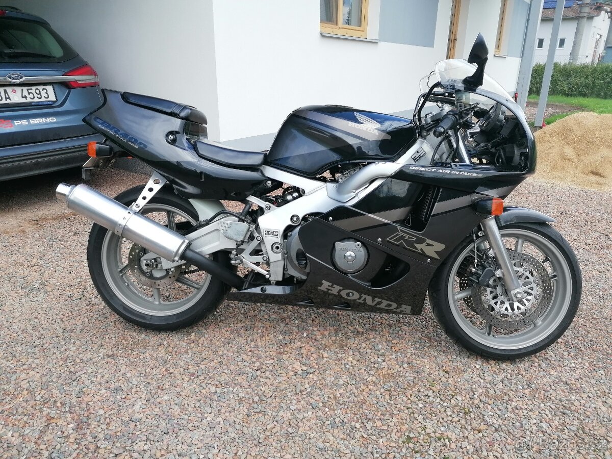 Honda CBR 400 RR nc29