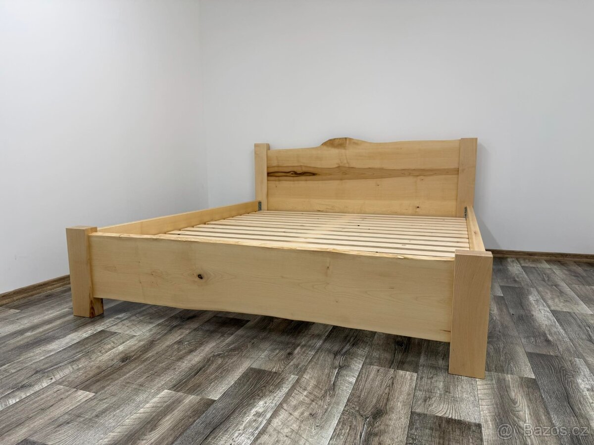 Manželska postel z javorového masivu