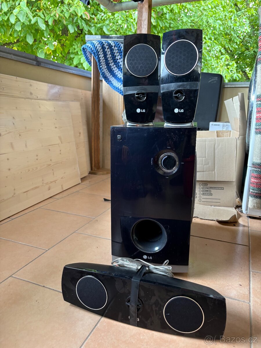 Domaci kino LG HRT403DA