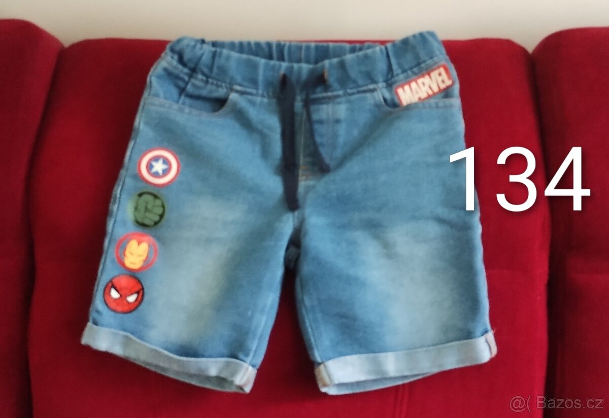 Chlapecké tepláky vel. 134