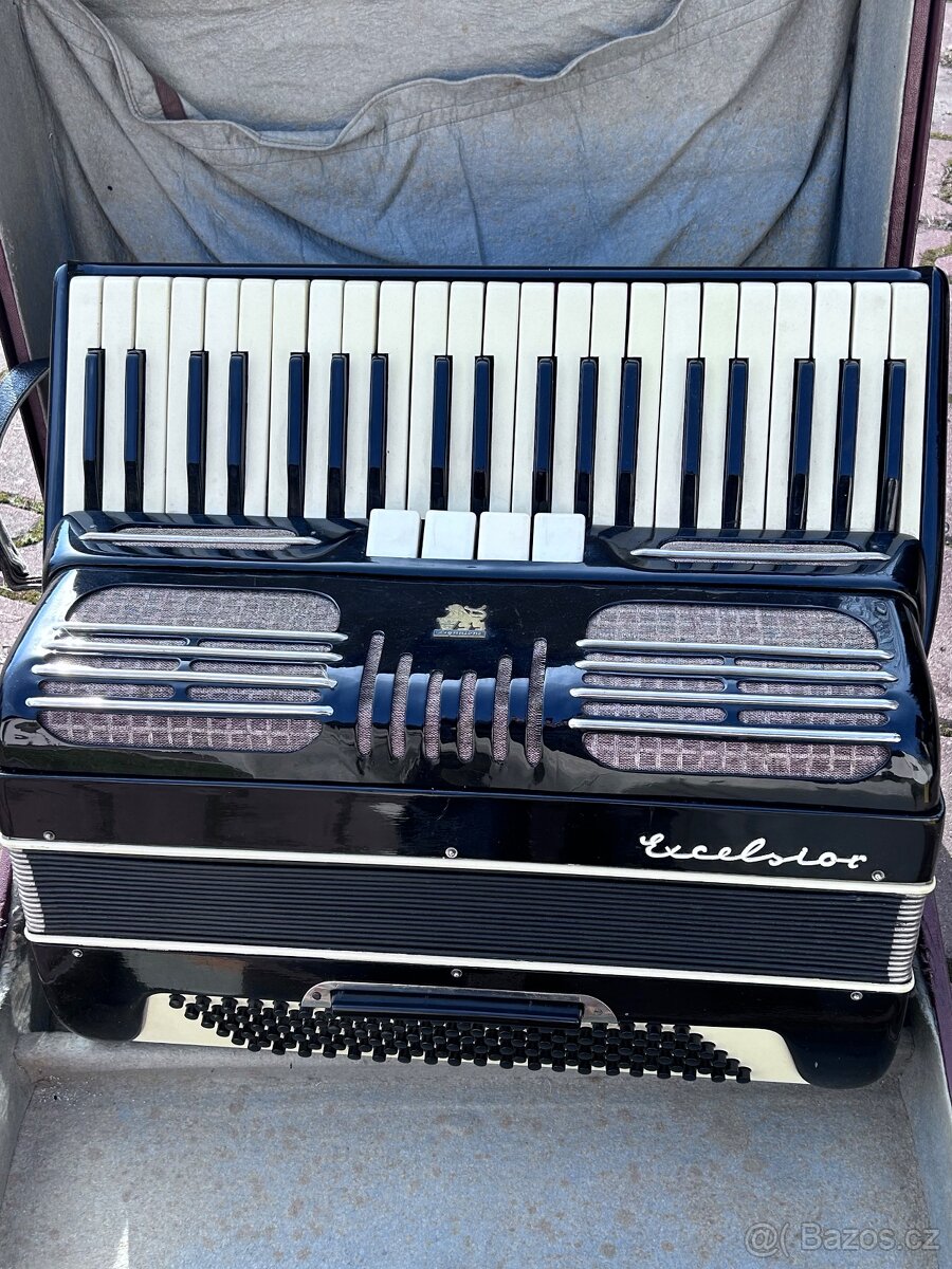 Harmonika velice pěkná zvučná