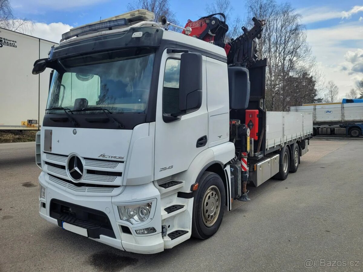 MB Actros 2543 6x2 valník s hydraulickou rukou