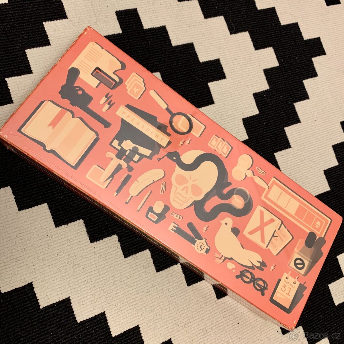 Prodám karetní společenskou hru Secret Hitler široký obal