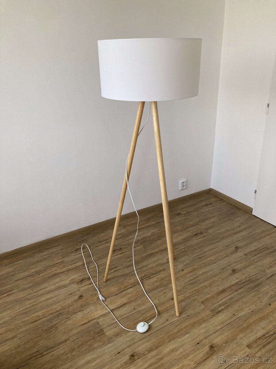 Stojací lampa z Tchibo