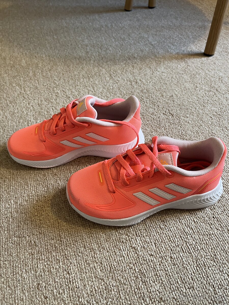 Adidas tenisky vel. 28
