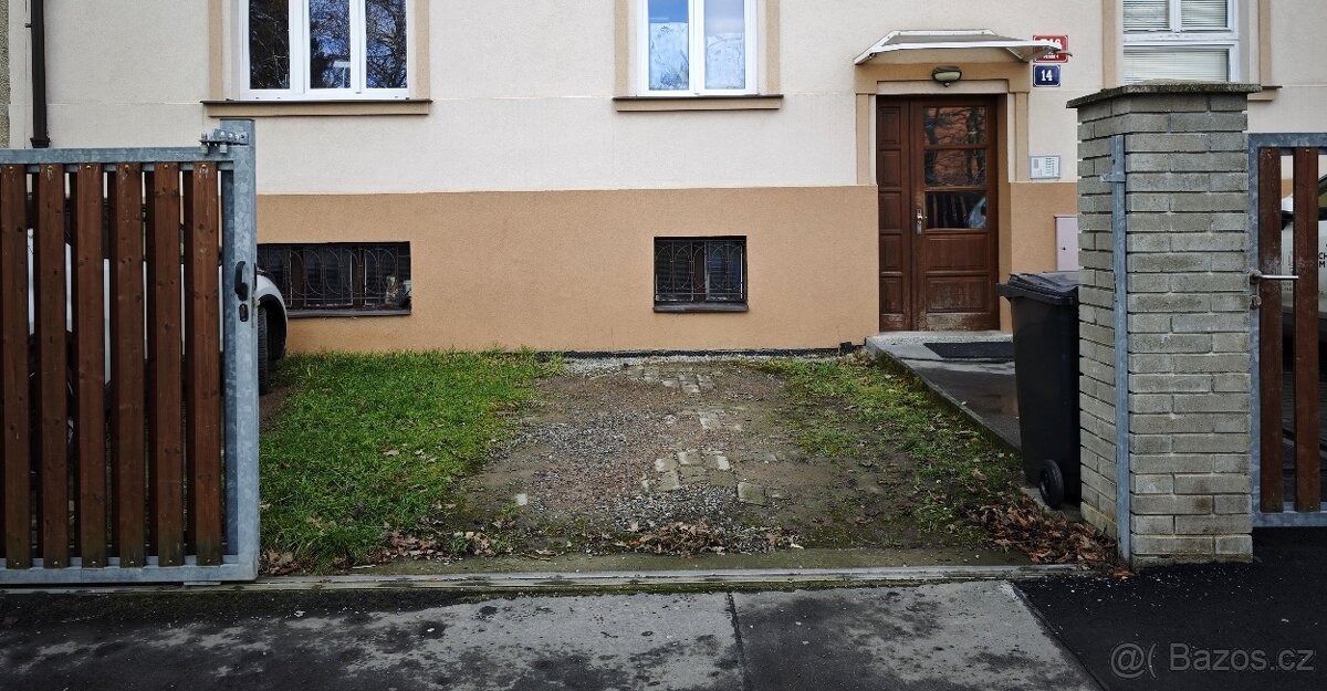 Pronájem parkoviště Praha 4 - Michle