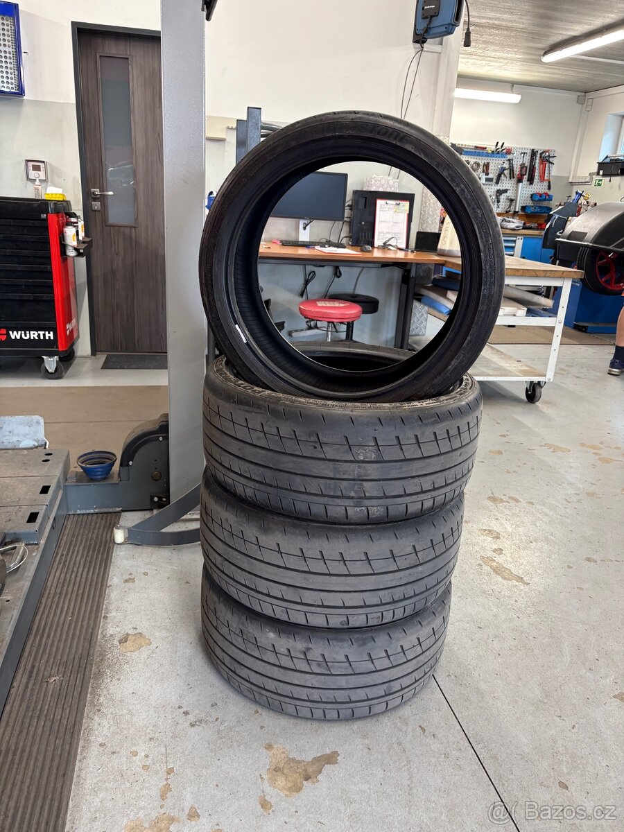 Pneu semi slick Bridgestone Potenza S007, 245/35/19
