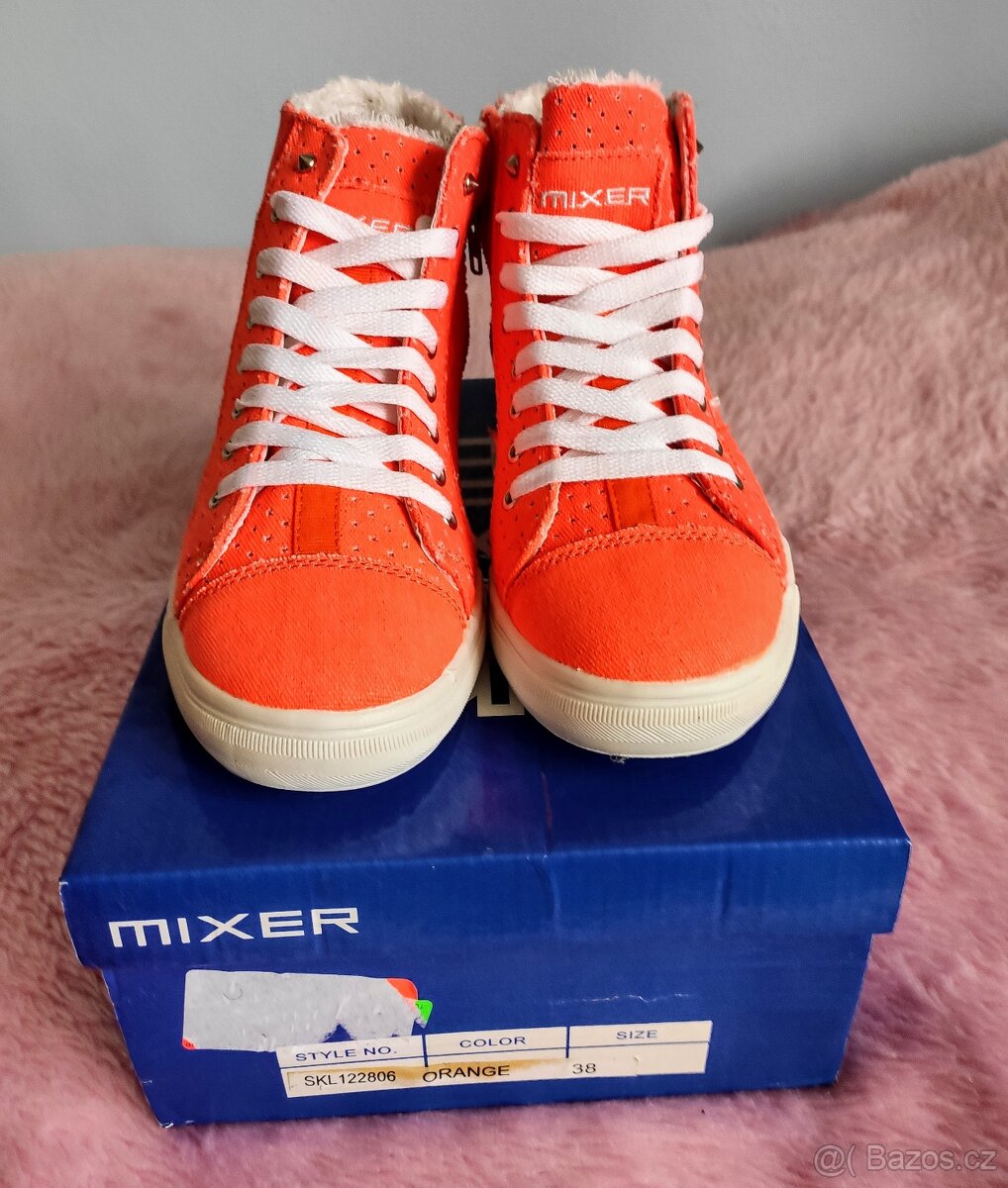 Dámské (dívčí) tenisky zn. MIXER VEL. 39