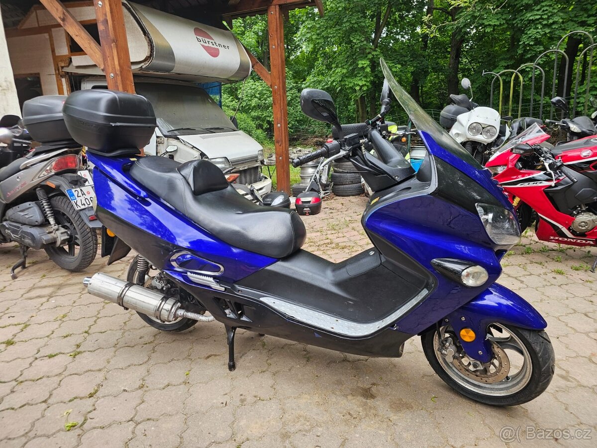 Skútr 125