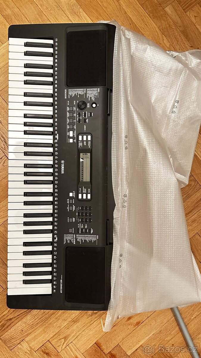 Klávesy Yamaha PSR363 s příslušenstvím