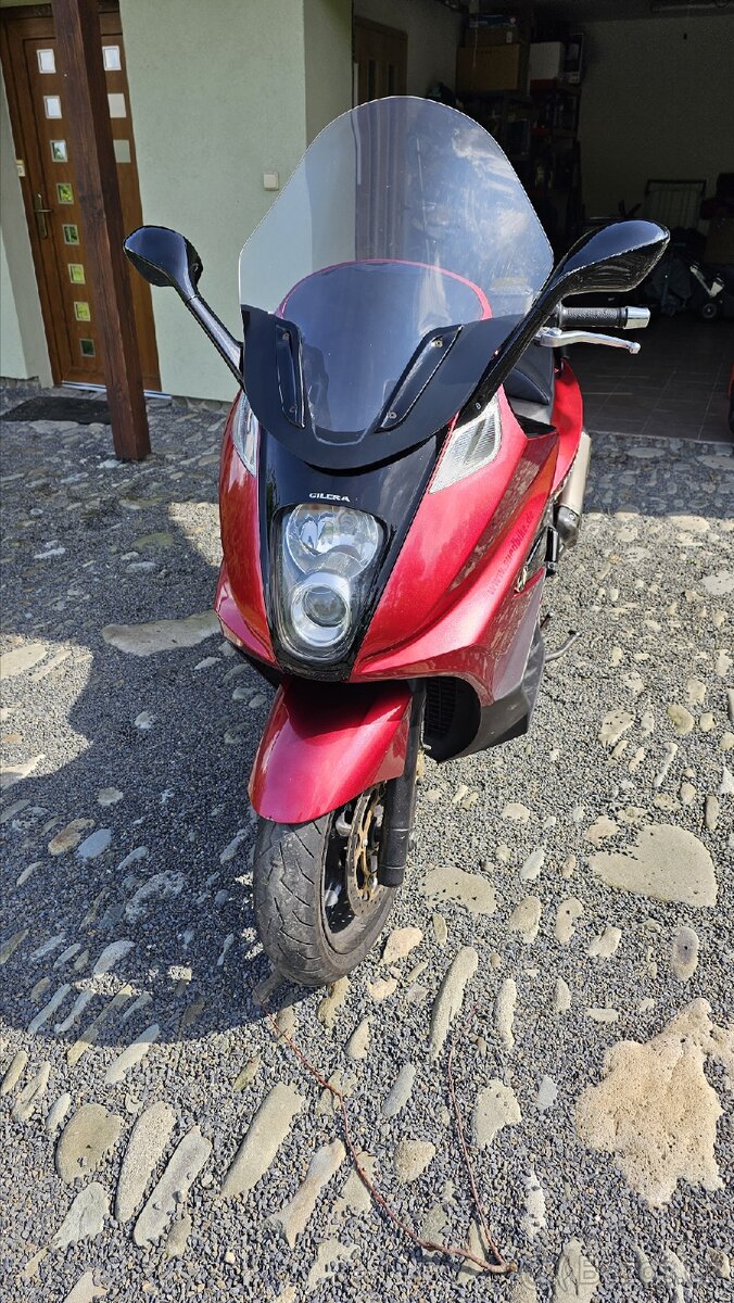 Gilera GP 800 2011