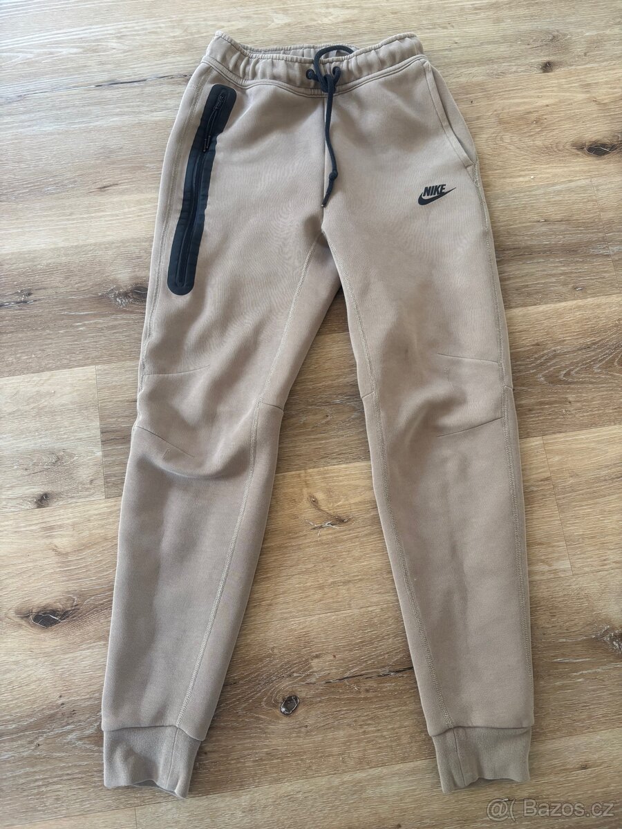 Tepláky Nike