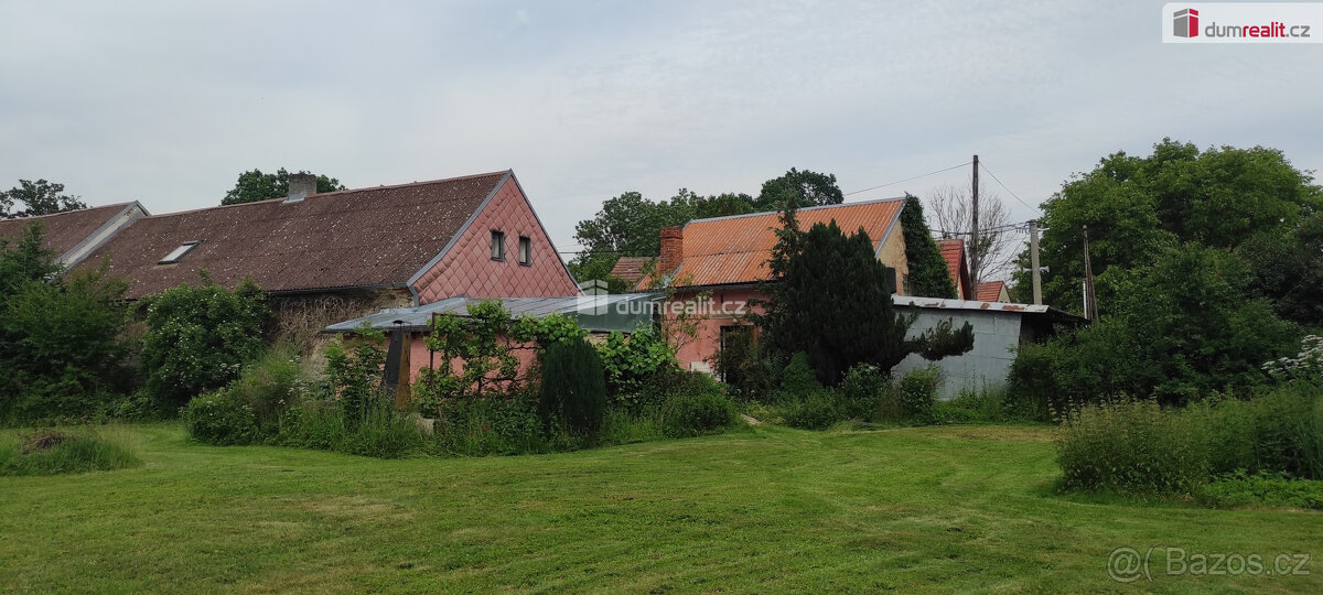 Venkovské stavení s dispozicí 4+1, velkou půdou, pozemkem, g
