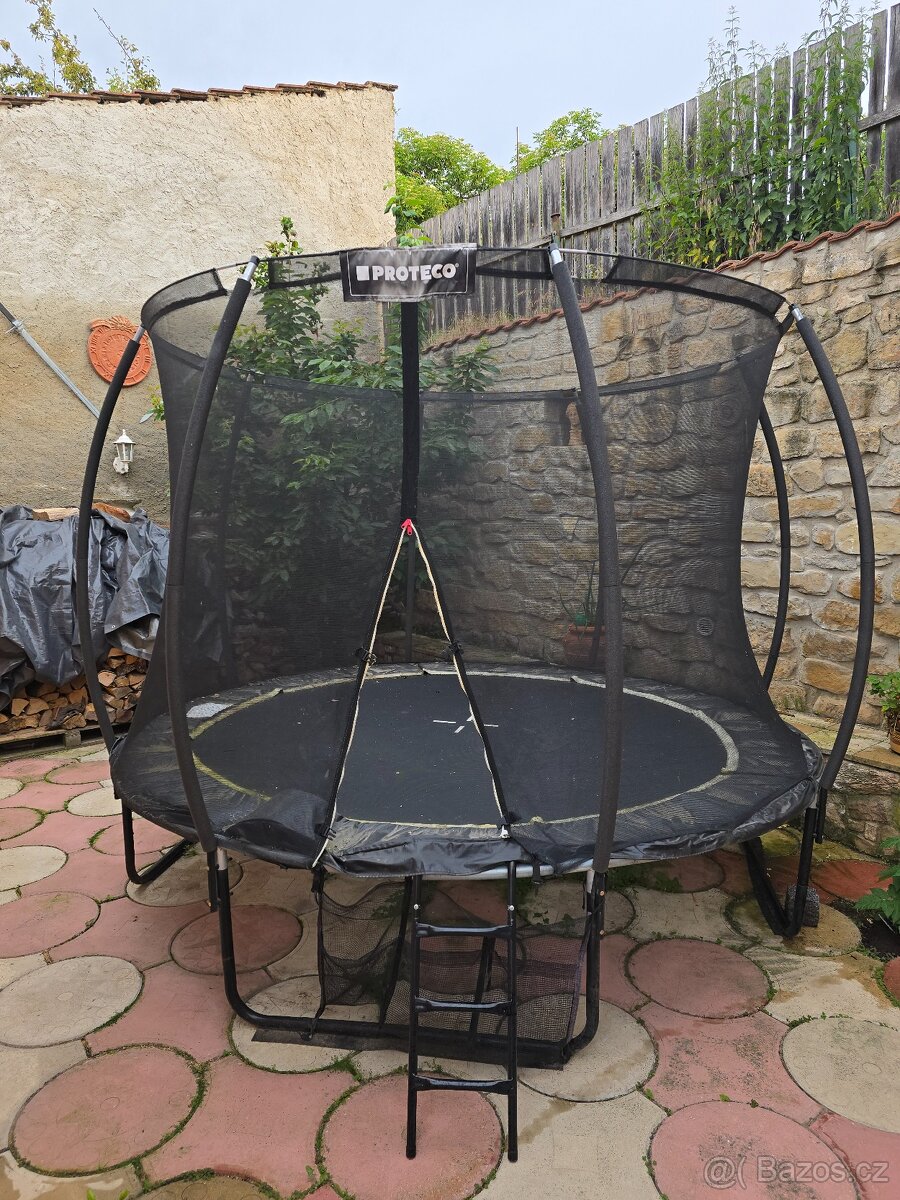 Trampolína