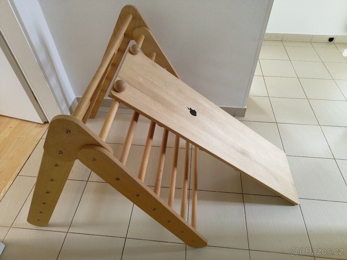 Piklerův trojúhelník se skluzav - Pikler triangle with slide