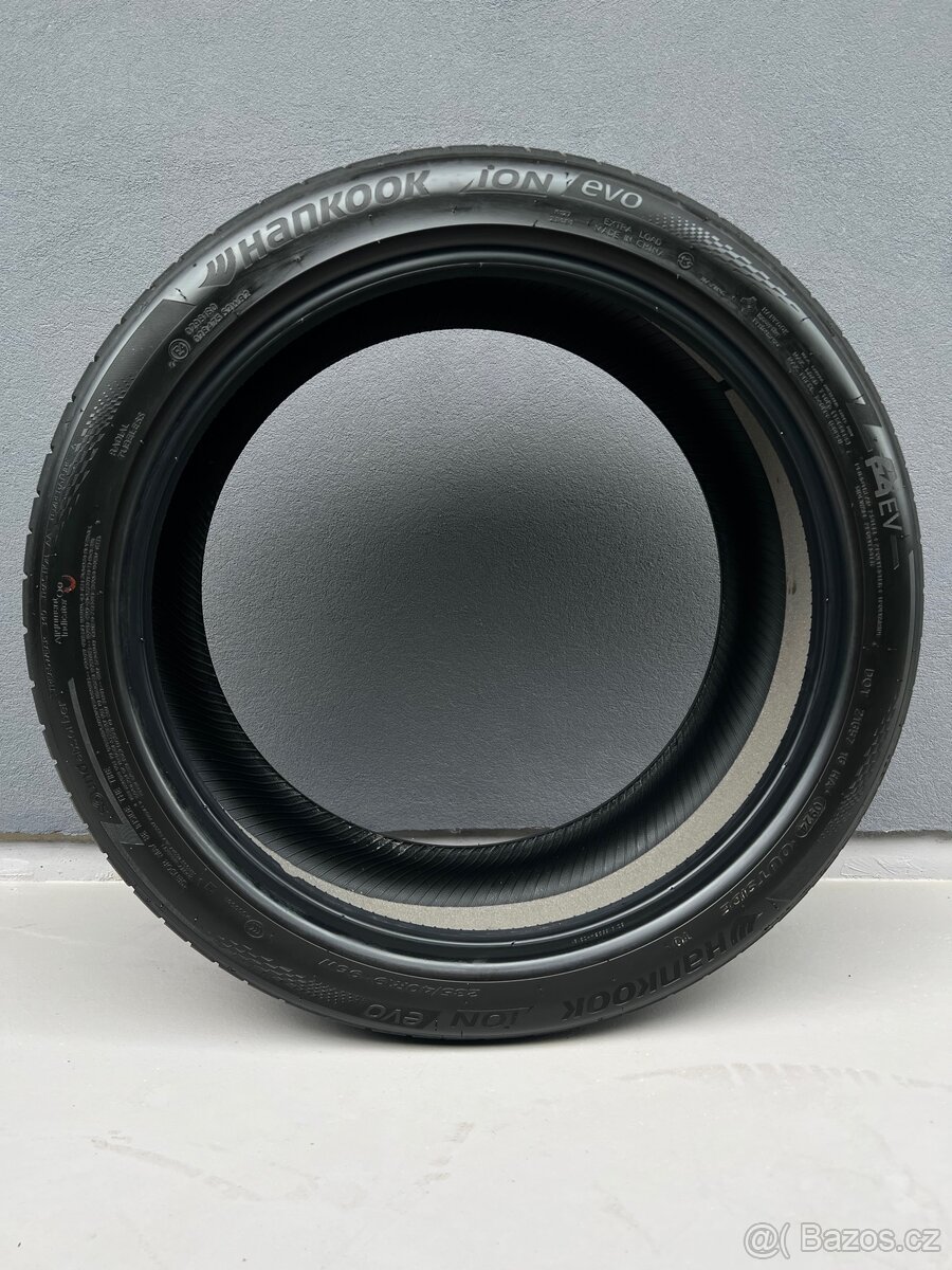 Hankook iON evo 255/40 R19 96W XL EV