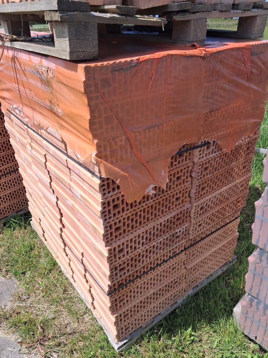 Příčkové cihly 13cm