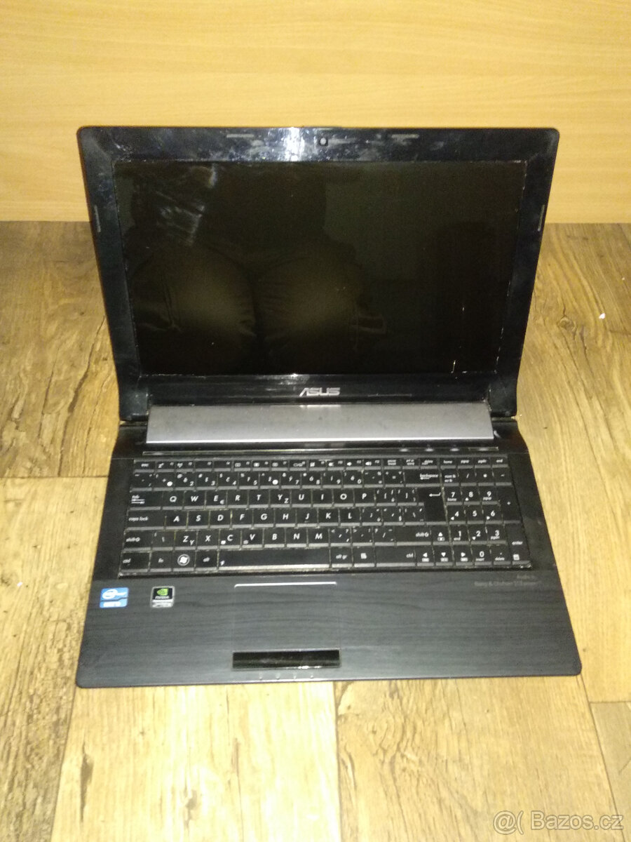 Prodám notebook Asus N53S na díly