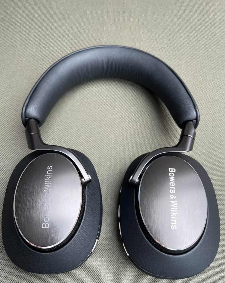 Bowers & Wilkins Px8 black - Záruka do 12/2026