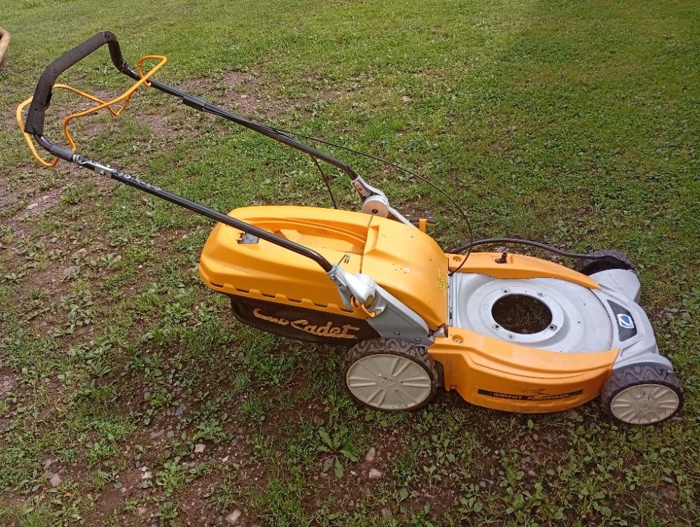 Podvozek sekačky CUB CADET CC 53 SPB.